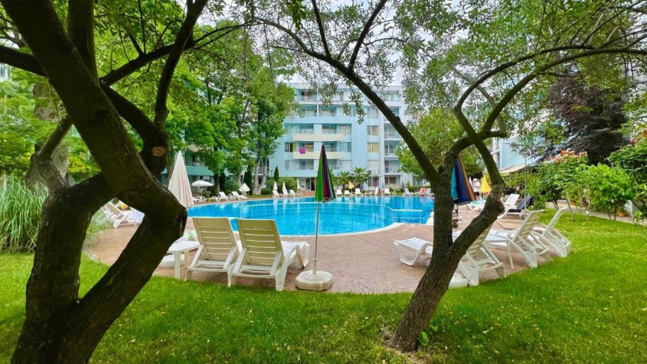 Niko Apartments 阳光海滩 外观 照片