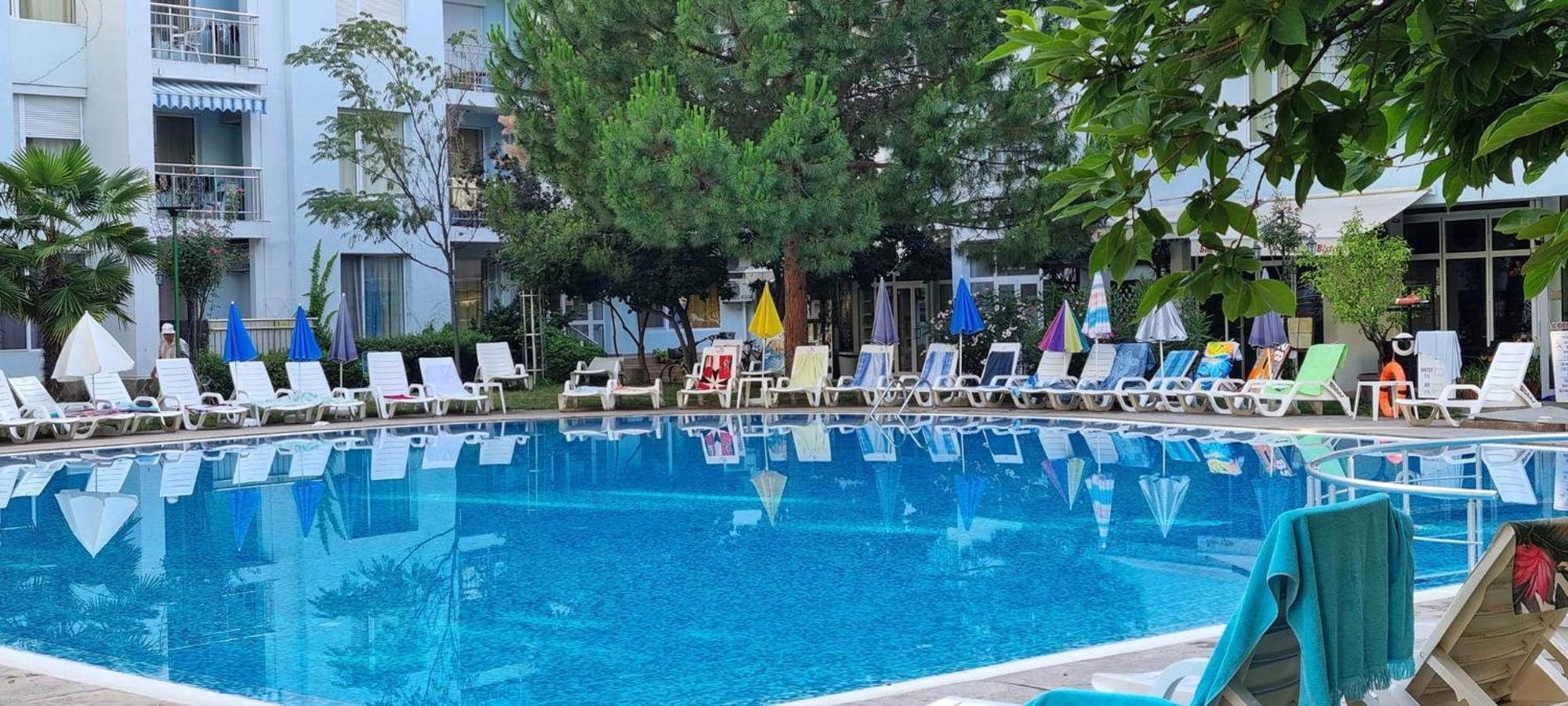 Niko Apartments 阳光海滩 外观 照片